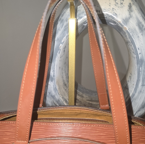 Louis Vuitton Epi Leather Soufflot - Picture 10 of 16